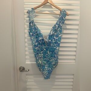 Selling set: Lilly Pulitzer Vivek suit and Motley coverup